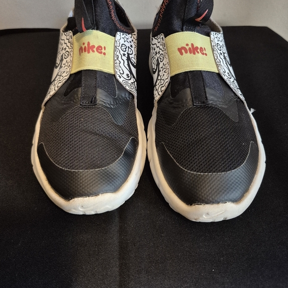 Shoes - Picture 2 of 4